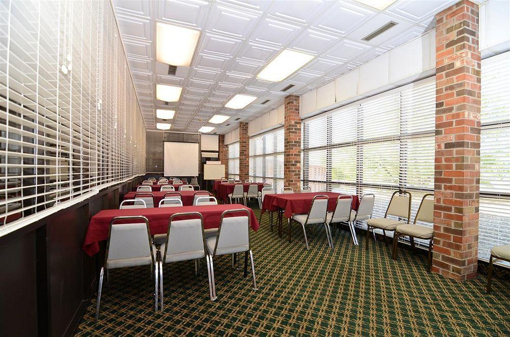 Clarion Pointe Bloomington-Normal Near I-55 And University Kinh doanh bức ảnh