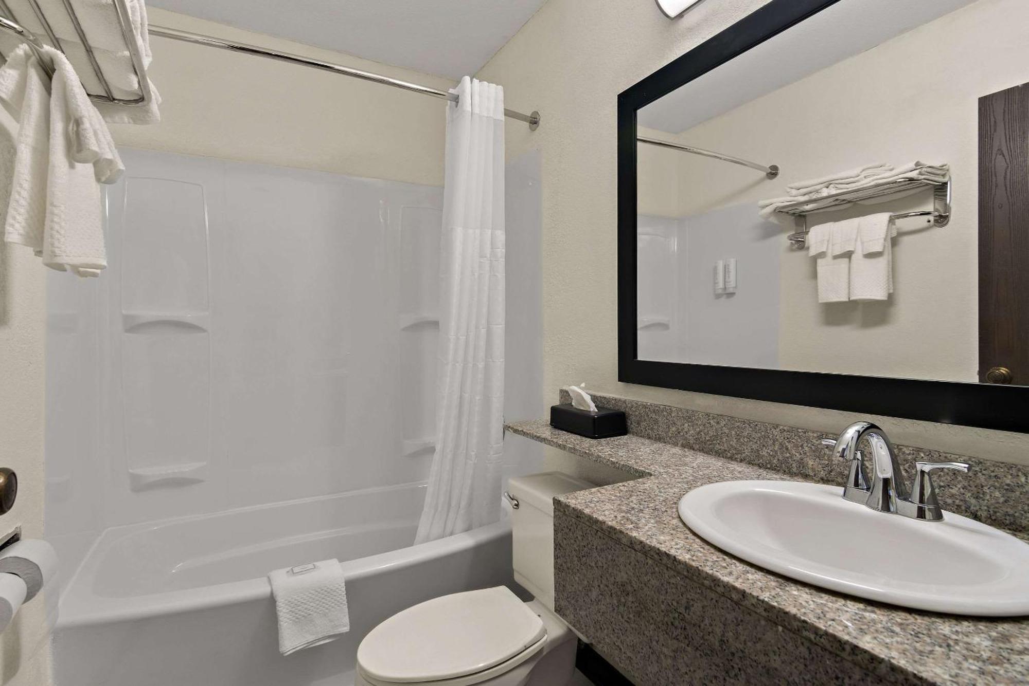 Clarion Pointe Bloomington-Normal Near I-55 And University Ngoại thất bức ảnh